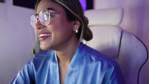 Sara online show from 02-03-25, 01:19