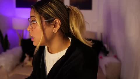 Sara online show from 02-13-25, 01:40