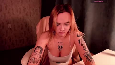 Snapshot of sararomoney chatting on 02-12-25, 02:32 Sara online show from 02-12-25, 02:32