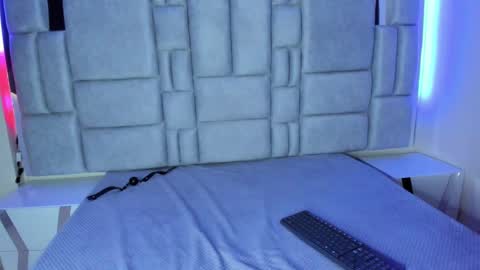   online show from 02-06-25, 02:37