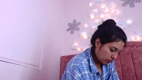 sarastonesx online show from 12-13-24, 09:24