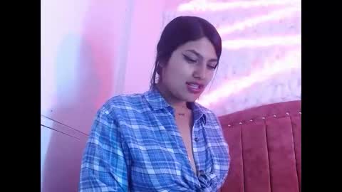 sarastonesx online show from 02-11-25, 08:37