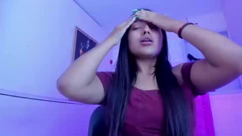 sarastonesx online show from 10-19-25, 05:52