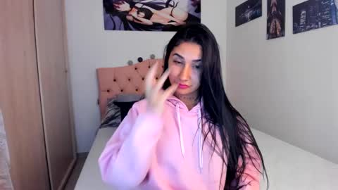 Snapshot of saratukkerr chatting on 12-30-24, 07:59 saratukkerr online show from 12-30-24, 07:59