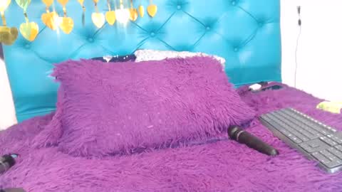 Sara Wills online show from 01-28-25, 06:49