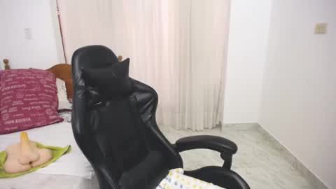 saray1221 online show from 02-08-25, 07:38