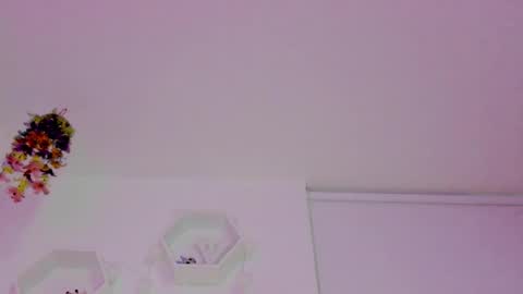 Saray  online show from 10-15-25, 11:16