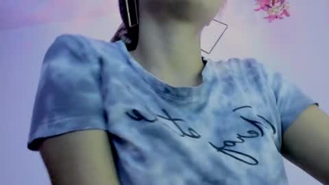 Snapshot of saray2312 chatting on 07-04-26, 01:23 Saray online show from 07-04-26, 01:23
