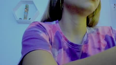 Snapshot of saray2312 chatting on 07-23-26, 04:32 Saray online show from 07-23-26, 04:32