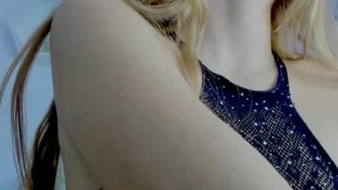 Snapshot of saray2312 chatting on 08-03-26, 07:50 Saray online show from 08-03-26, 07:50