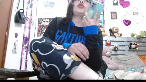 Snapshot of saray_extrovert1 chatting on 12-17-24, 11:17 Sara Jimenez online show from 12-17-24, 11:17