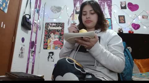 Snapshot of saray_extrovert1 chatting on 12-26-24, 11:32 Sara Jimenez online show from 12-26-24, 11:32