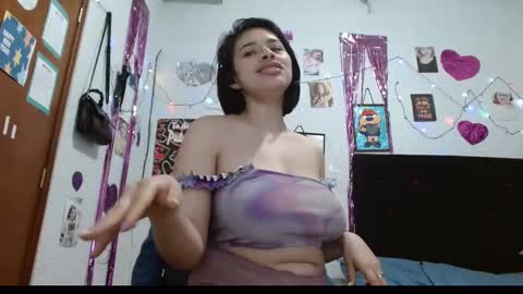 Snapshot of saray_extrovert1 chatting on 02-19-25, 02:55 Sara Jimenez online show from 02-19-25, 02:55