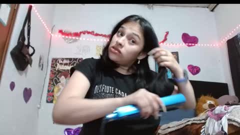Snapshot of saray_extrovert1 chatting on 10-05-25, 01:26 Sara Jimenez online show from 10-05-25, 01:26