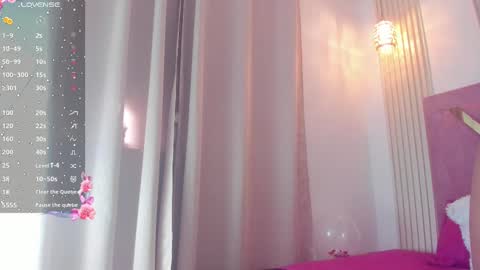 Snapshot of saray_rouse chatting on 02-24-25, 07:19 Saray Rouse online show from 02-24-25, 07:19