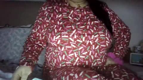 Sara online show from 12-04-25, 01:04