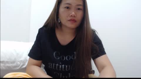 Snapshot of sarisunshine chatting on 10-27-25, 04:49 Alexa online show from 10-27-25, 04:49