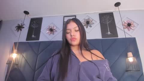 Sara  online show from 12-19-24, 09:40