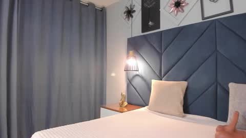 Sara  online show from 11-26-25, 04:02