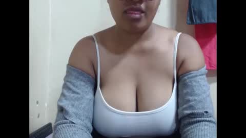 saronette online show from 12-17-25, 05:46