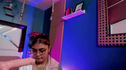 Snapshot of sasha_jagger chatting on 02-26-26, 03:55 Zadbi online show from 02-26-26, 03:55