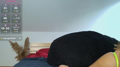 Snapshot of sasha_silk chatting on 12-02-25, 08:37 Sasha Silk online show from 12-02-25, 08:37