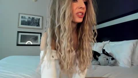 Snapshot of sashabarbieshow chatting on 02-22-25, 12:29 Sasha online show from 02-22-25, 12:29