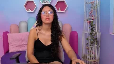 SashaMonroee  online show from 10-28-25, 12:03