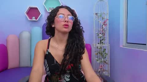 SashaMonroee  online show from 11-22-25, 03:38