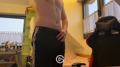 Snapshot of sason97xx chatting on 03-02-25, 05:25 sason97xx online show from 03-02-25, 05:25