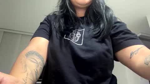 Snapshot of sasshamoon chatting on 11-15-25, 06:55 sasshamoon online show from 11-15-25, 06:55