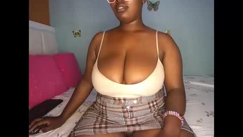 Snapshot of sassy100936 chatting on 02-16-26, 07:04 Spicyd online show from 02-16-26, 07:04