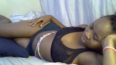 Snapshot of sassy_bella chatting on 10-14-25, 07:31 sassy_bella online show from 10-14-25, 07:31