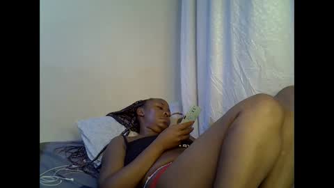 Snapshot of sassy_bella chatting on 12-15-25, 02:27 sassy_bella online show from 12-15-25, 02:27