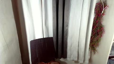 Snapshot of sassy_gurlxox chatting on 12-03-25, 01:46 sassy_gurlxox online show from 12-03-25, 01:46