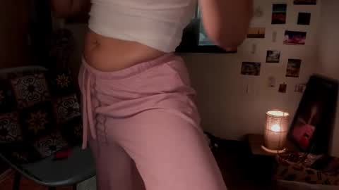 Snapshot of sassy_xyou chatting on 02-05-25, 09:40 Ms. Oh   online show from 02-05-25, 09:40