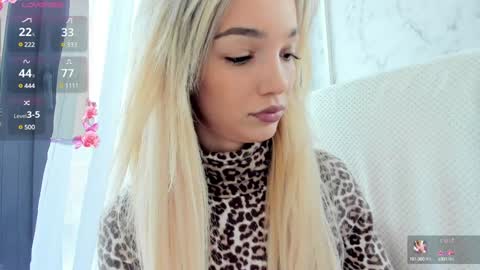 Snapshot of sassyt33n chatting on 02-26-25, 09:32 sassyt33n online show from 02-26-25, 09:32