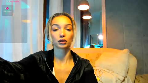 Snapshot of sassyt33n chatting on 10-08-25, 08:23 sassyt33n online show from 10-08-25, 08:23