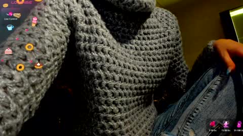 Snapshot of sassyt33n chatting on 01-13-26, 04:40 sassyt33n online show from 01-13-26, 04:40