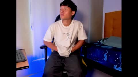 Snapshot of sasuke_uchiha12 chatting on 02-03-25, 07:52 Evans Williams online show from 02-03-25, 07:52