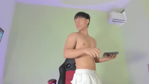 Snapshot of sasuke_uchiha12 chatting on 03-08-25, 01:36 Evans Williams online show from 03-08-25, 01:36