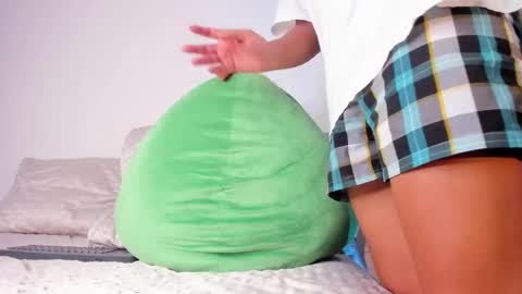     online show from 12-17-25, 07:47