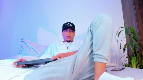     online show from 03-04-26, 05:24