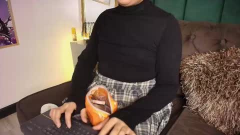 Snapshot of saturningsweets chatting on 02-26-26, 02:16 Saturningsweets online show from 02-26-26, 02:16