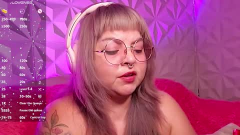 Gina George online show from 11-11-25, 12:21