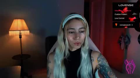 I AM JENN  online show from 01-11-25, 03:44