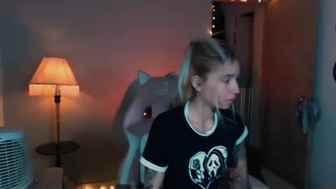 I AM JENN  online show from 01-24-25, 02:28