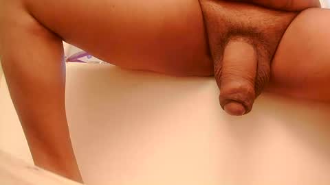 Snapshot of saucy_latino chatting on 03-09-25, 07:05 ElVergone online show from 03-09-25, 07:05