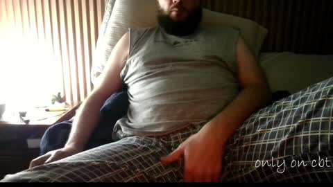 Snapshot of saucybonjo chatting on 12-10-24, 01:43 Ben online show from 12-10-24, 01:43