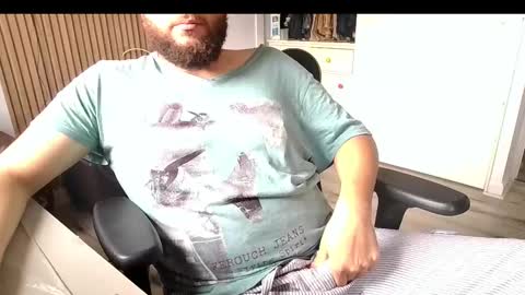 Snapshot of saucybonjo chatting on 02-20-25, 01:08 Ben online show from 02-20-25, 01:08